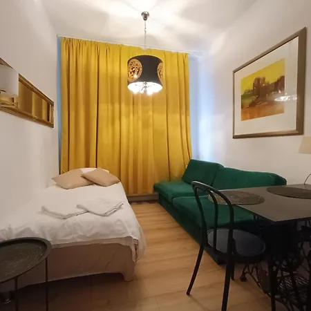 Apartamento N: Ajax West Station/ Airport With Bathroom Varsovia